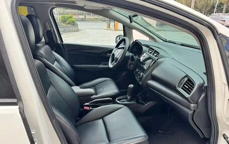 Honda Fit III, 2018 год, 890 000 рублей, 7 фотография