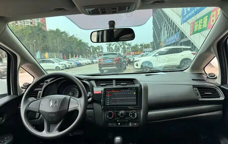 Honda Fit III, 2018 год, 890 000 рублей, 8 фотография