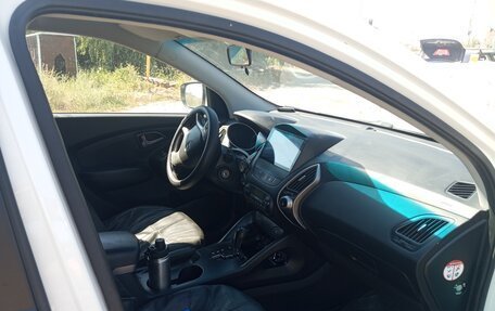 Hyundai ix35 I рестайлинг, 2013 год, 790 000 рублей, 3 фотография