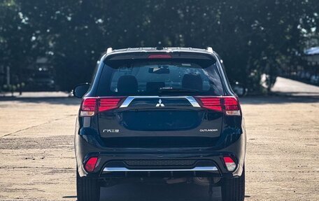 Mitsubishi Outlander III рестайлинг 3, 2021 год, 2 016 000 рублей, 5 фотография