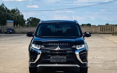 Mitsubishi Outlander III рестайлинг 3, 2021 год, 2 016 000 рублей, 2 фотография