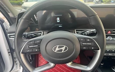 Hyundai Elantra, 2022 год, 1 180 000 рублей, 10 фотография