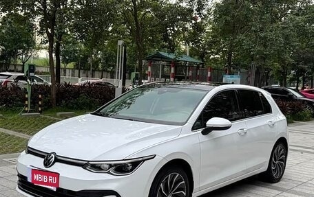 Volkswagen Golf VIII, 2021 год, 1 640 008 рублей, 3 фотография