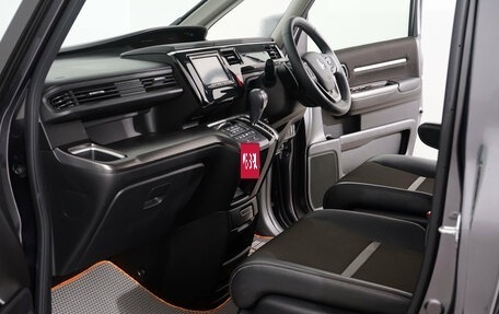 Honda Stepwgn IV, 2020 год, 2 465 000 рублей, 16 фотография