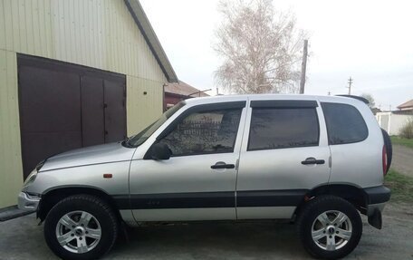 Chevrolet Niva I рестайлинг, 2003 год, 330 000 рублей, 2 фотография