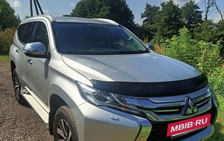 Mitsubishi Pajero Sport III рестайлинг, 2017 год, 2 980 000 рублей, 2 фотография