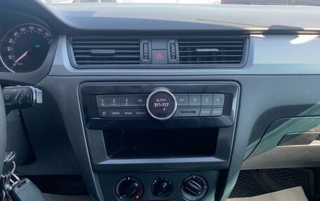 Skoda Rapid I, 2017 год, 1 160 000 рублей, 14 фотография