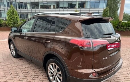 Toyota RAV4, 2017 год, 2 680 000 рублей, 6 фотография