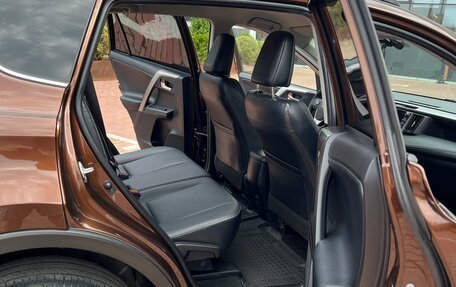 Toyota RAV4, 2017 год, 2 680 000 рублей, 10 фотография