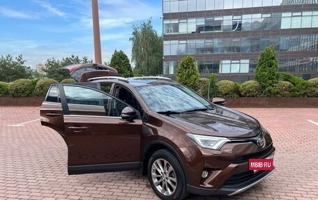 Toyota RAV4, 2017 год, 2 680 000 рублей, 9 фотография