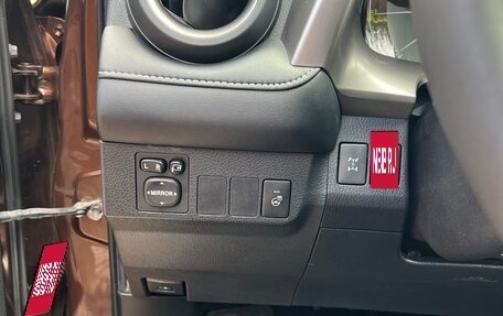 Toyota RAV4, 2017 год, 2 680 000 рублей, 15 фотография