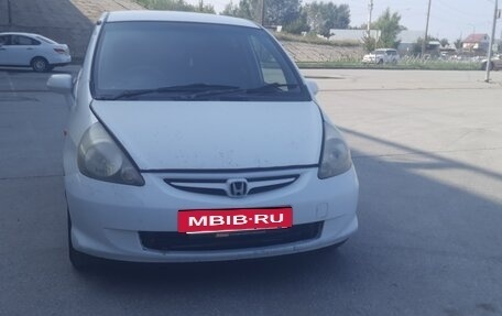 Honda Fit III, 2004 год, 300 000 рублей, 2 фотография