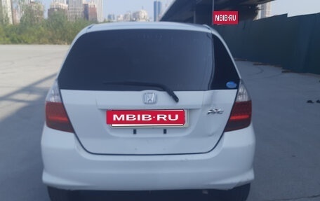 Honda Fit III, 2004 год, 300 000 рублей, 8 фотография