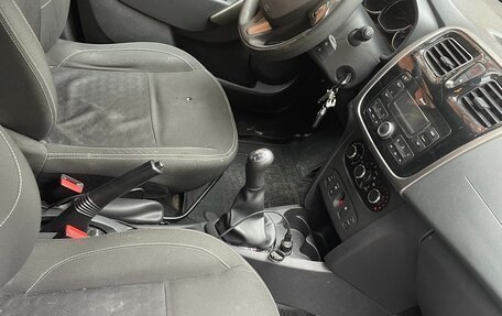 Renault Logan II, 2018 год, 683 369 рублей, 8 фотография