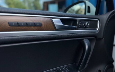 Volkswagen Touareg III, 2013 год, 1 900 000 рублей, 24 фотография