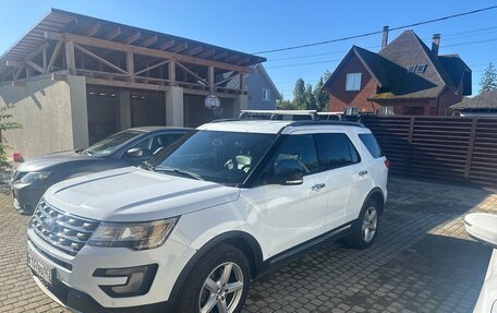 Ford Explorer VI, 2017 год, 2 300 000 рублей, 2 фотография