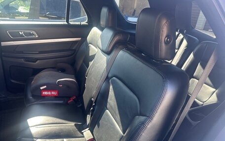 Ford Explorer VI, 2017 год, 2 300 000 рублей, 5 фотография