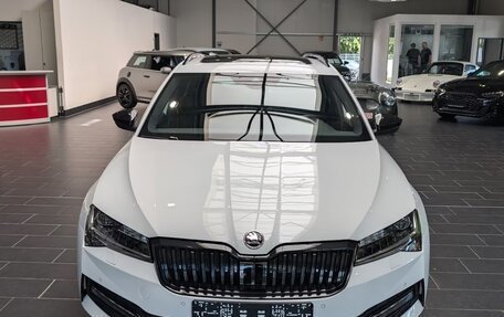 Skoda Superb III рестайлинг, 2023 год, 3 360 000 рублей, 2 фотография