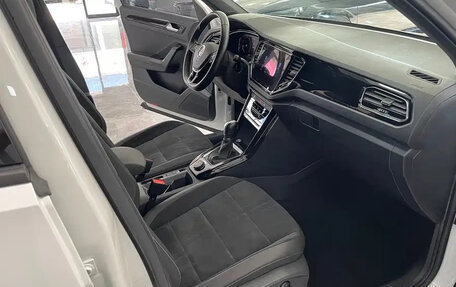 Volkswagen T-Roc I, 2023 год, 1 810 888 рублей, 8 фотография