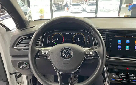 Volkswagen T-Roc I, 2023 год, 1 810 888 рублей, 11 фотография