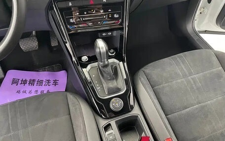 Volkswagen T-Roc I, 2023 год, 1 810 888 рублей, 14 фотография