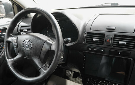 Toyota Avensis III рестайлинг, 2006 год, 619 000 рублей, 22 фотография