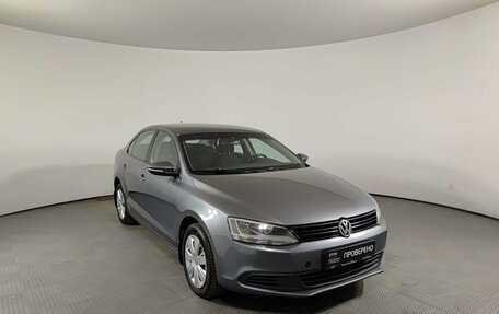 Volkswagen Jetta VI, 2013 год, 945 000 рублей, 3 фотография
