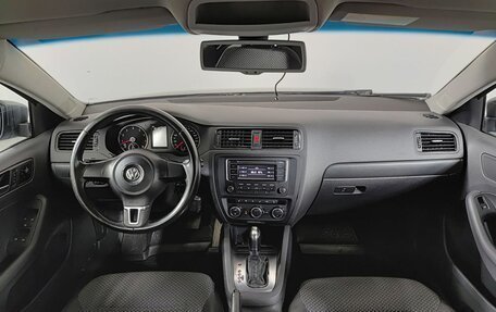 Volkswagen Jetta VI, 2013 год, 945 000 рублей, 17 фотография