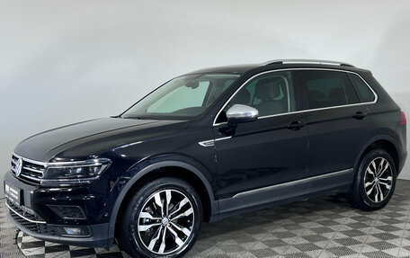 Volkswagen Tiguan II, 2018 год, 2 180 000 рублей, 1 фотография