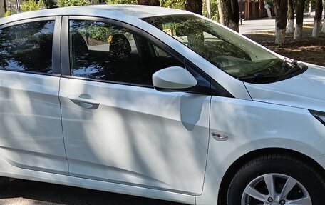 Hyundai Solaris II рестайлинг, 2014 год, 950 000 рублей, 2 фотография