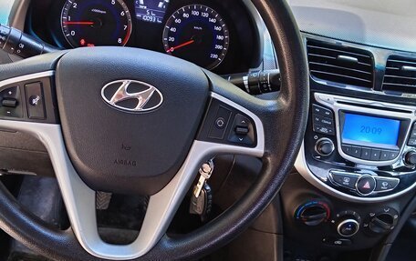 Hyundai Solaris II рестайлинг, 2014 год, 950 000 рублей, 5 фотография