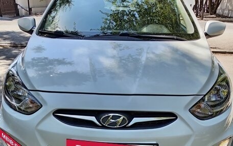 Hyundai Solaris II рестайлинг, 2014 год, 950 000 рублей, 3 фотография