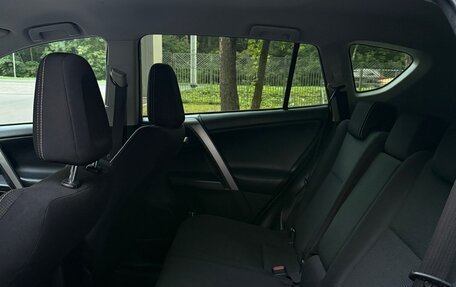 Toyota RAV4, 2017 год, 1 900 000 рублей, 9 фотография