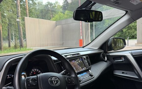 Toyota RAV4, 2017 год, 1 900 000 рублей, 7 фотография