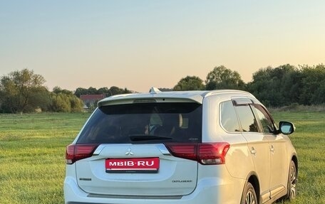 Mitsubishi Outlander III рестайлинг 3, 2018 год, 2 250 000 рублей, 4 фотография