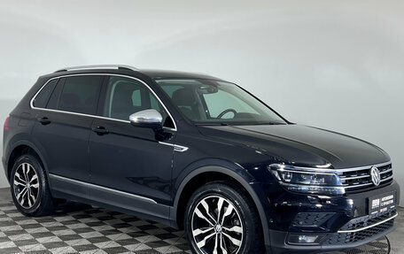 Volkswagen Tiguan II, 2018 год, 2 180 000 рублей, 3 фотография