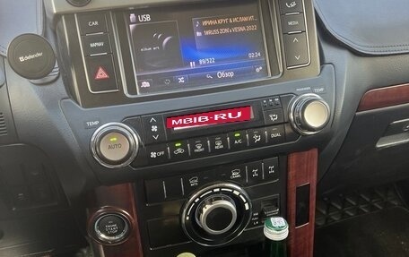 Toyota Land Cruiser Prado 150 рестайлинг 2, 2016 год, 4 000 000 рублей, 6 фотография