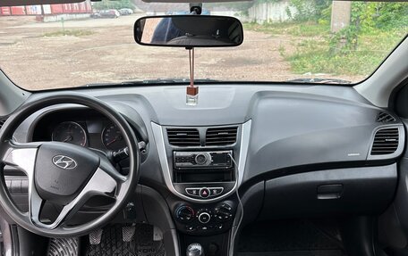 Hyundai Solaris II рестайлинг, 2012 год, 675 000 рублей, 10 фотография