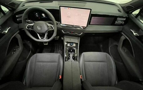 Volkswagen Tiguan II, 2026 год, 4 950 000 рублей, 11 фотография