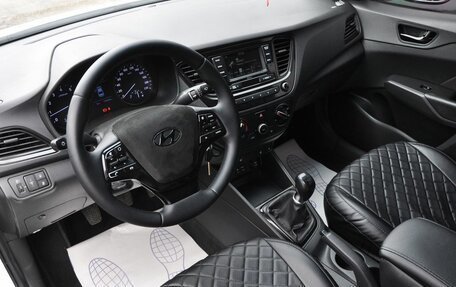 Hyundai Solaris II рестайлинг, 2018 год, 1 250 000 рублей, 15 фотография