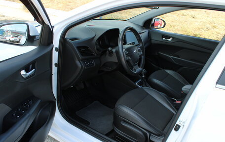 Hyundai Solaris II рестайлинг, 2022 год, 1 715 000 рублей, 9 фотография