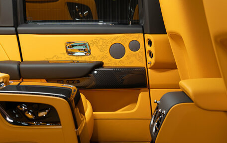 Rolls-Royce Cullinan, 2026 год, 67 990 000 рублей, 26 фотография