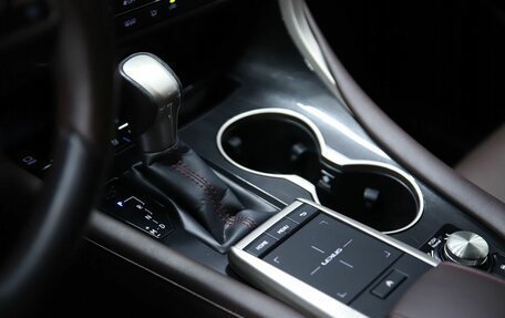 Lexus RX IV рестайлинг, 2020 год, 4 990 000 рублей, 16 фотография