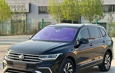 Volkswagen Tiguan II, 2023 год, 2 600 000 рублей, 1 фотография