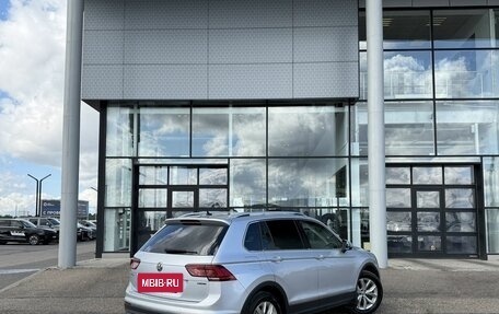 Volkswagen Tiguan II, 2018 год, 2 445 000 рублей, 10 фотография