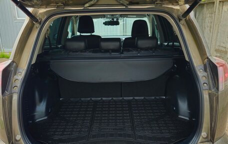 Toyota RAV4, 2018 год, 3 400 000 рублей, 8 фотография