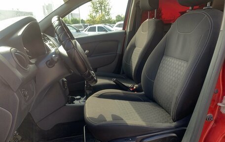 Renault Logan II, 2016 год, 720 000 рублей, 9 фотография