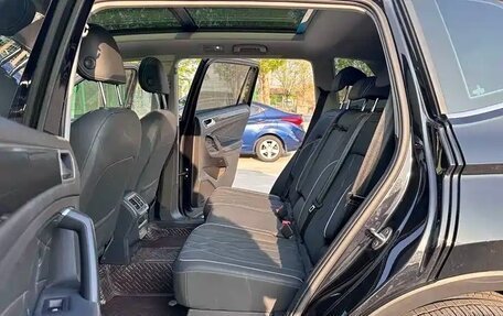 Volkswagen Tiguan II, 2023 год, 2 600 000 рублей, 9 фотография