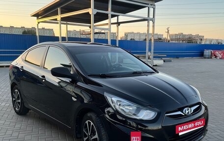 Hyundai Solaris II рестайлинг, 2013 год, 922 000 рублей, 2 фотография