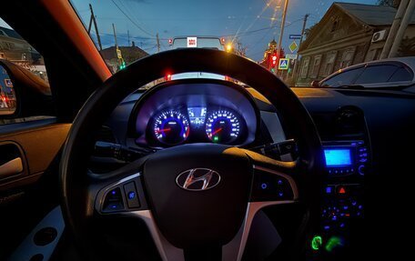 Hyundai Solaris II рестайлинг, 2013 год, 922 000 рублей, 6 фотография